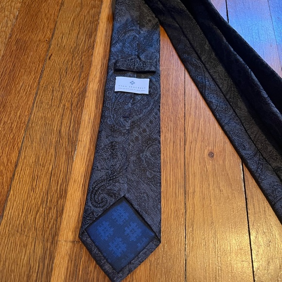 Black Ryan Seacrest Distinction Tie - Picture 2 of 3